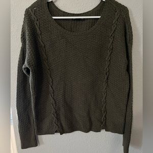 Army green American eagle sweater with a braid design. Size M, can fit a S.